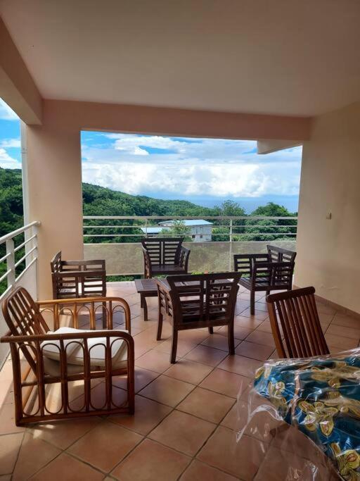 Grand Studio En Bas De Villa Avec Vue Sur Mer Au Carbet Le Carbet Exterior foto